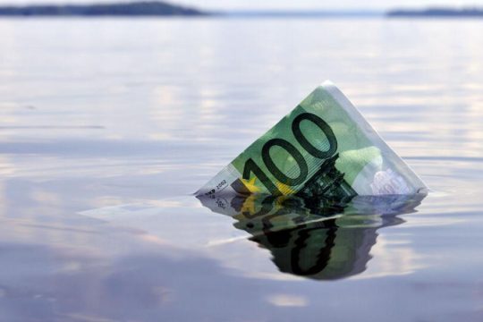 H Ευρώπη φρενάρει, η Ελλάδα επιταχύνει
